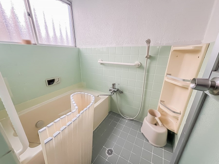 �����v������i���ώʐ^�j�@����������̔�������A�S����������Ԃł�