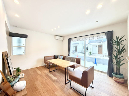 ���r���O�@���������났�ƏΊ炪�W�܂�A�S���܂郊�r���O