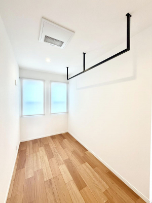 ���̑����ρ@�ݔ����V��⎞�Ԃ��C�ɂ������󕨂������A���O������ߗނ����܂��B