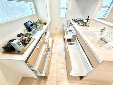 �L�b�`���@�������Ƒ����J��[�߂�A������̂���L�b�`��