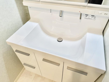 その他内観　設備■手洗いや顔を洗う時も快適に使える便利なシャワー