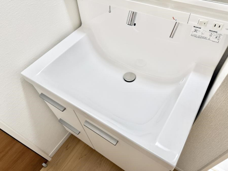 その他内観　設備■手洗いや顔を洗う時も快適に使える便利なシャワー