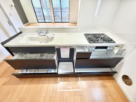 �L�b�`���@�������Ƒ����J��[�߂�A������̂���L�b�`��