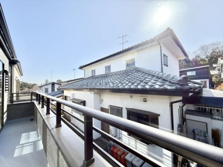 �o���R�j�[�@������ �G�߂̈ڂ낢����������J���I�ȋ�Ԃł�