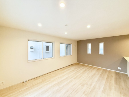 ���r���O�@���������났�ƏΊ炪�W�܂�A�S���܂郊�r���O