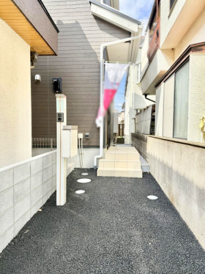 ց@Oρ n܂AΊ炠ӂ閈