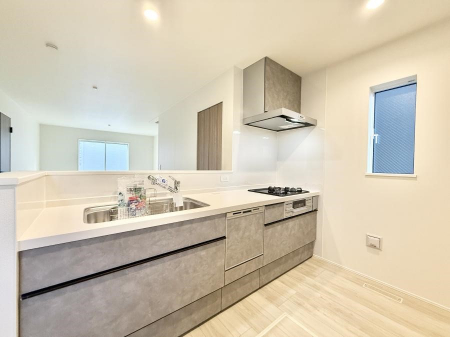 Lb`@ƑƂȂAR~jP[V̏