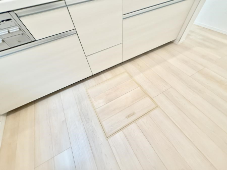 ̑ρ@ݔBꂽ[Xy[XŉƑŜXbL