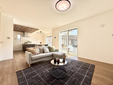 rO@났ƏΊ炪W܂AS܂郊rO