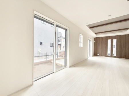 rO@났ƏΊ炪W܂AS܂郊rO