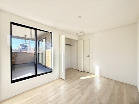 �Q���@����