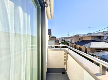 �o���R�j�[�@������ �G�߂̈ڂ낢����������J���I�ȋ�Ԃł�