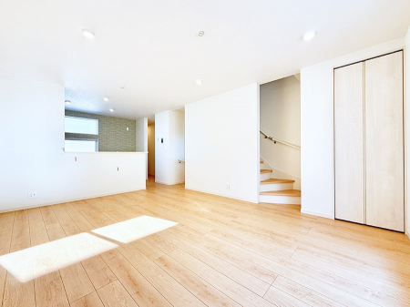 ���r���O�@���������났�ƏΊ炪�W�܂�A�S���܂郊�r���O