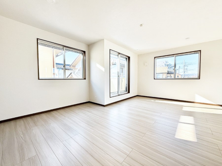 ���r���O�@���������났�ƏΊ炪�W�܂�A�S���܂郊�r���O