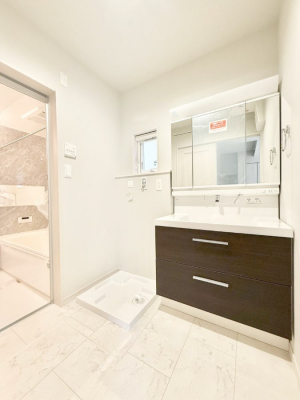 ʑEʏ@邢ʏ͖̎yłႢł