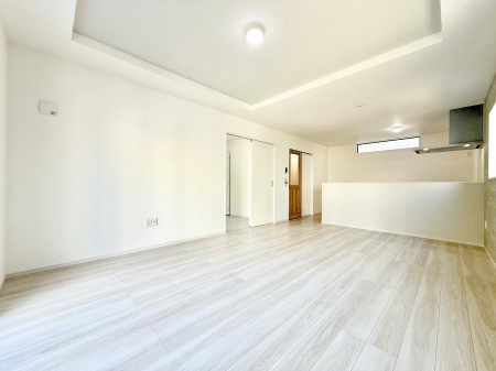 rO@났ƏΊ炪W܂AS܂郊rO