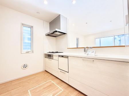 Lb`@ƑƂȂAR~jP[V̏