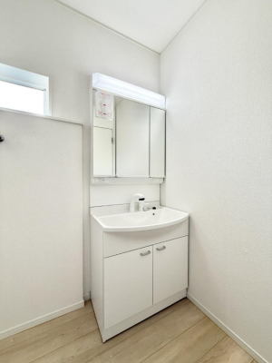 ʑEʏ@邢ʏ͖̎yłႢł