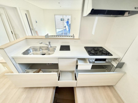 �L�b�`���@�������Ƒ����J��[�߂�A������̂���L�b�`��