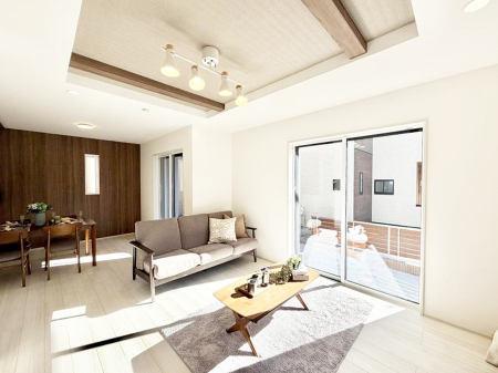 ���r���O�@���������났�ƏΊ炪�W�܂�A�S���܂郊�r���O