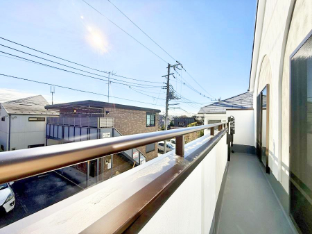 �o���R�j�[�@������ �G�߂̈ڂ낢����������J���I�ȋ�Ԃł�