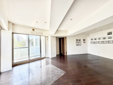 rO@났ƏΊ炪W܂AS܂郊rO