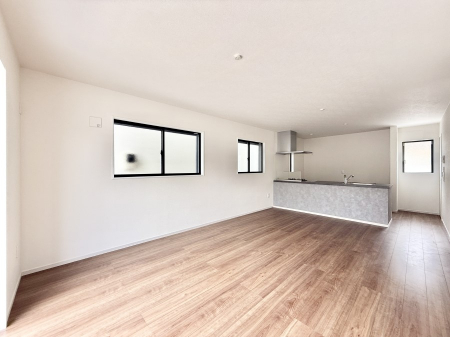 rO@났ƏΊ炪W܂AS܂郊rO