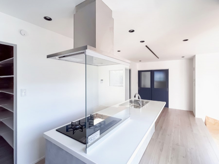 �L�b�`���@�������Ƒ����J��[�߂�A������̂���L�b�`��