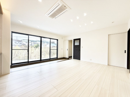 �q�������@�������d����׋��̃X�y�[�X�Ɏg�����ƂŁA�W�����₷���Â��Ȋ��������܂�