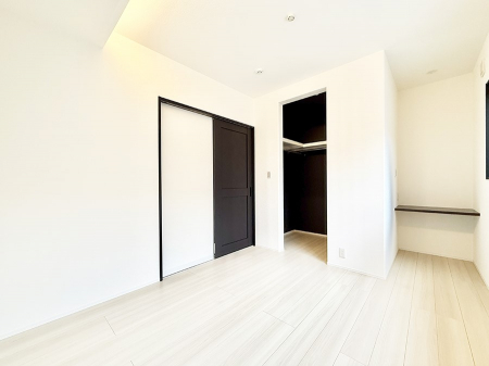 ���̑��@�������܂Ƃߔ��������X�g�b�N�u�����A�ЊQ���̔��~�ɂ��֗��ȃp���g���[  