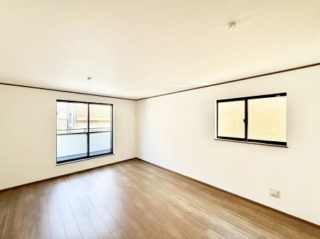 rO@났ƏΊ炪W܂AS܂郊rO