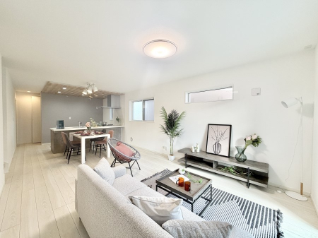 ���r���O�@���������났�ƏΊ炪�W�܂�A�S���܂郊�r���O