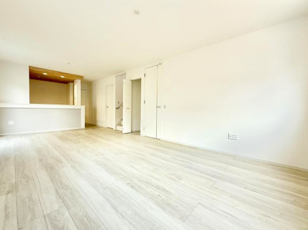 ���r���O�@���������났�ƏΊ炪�W�܂�A�S���܂郊�r���O