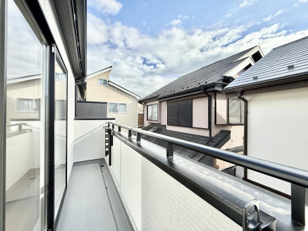 �o���R�j�[�@������ �G�߂̈ڂ낢����������J���I�ȋ�Ԃł�