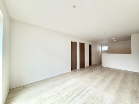 rO@났ƏΊ炪W܂AS܂郊rO