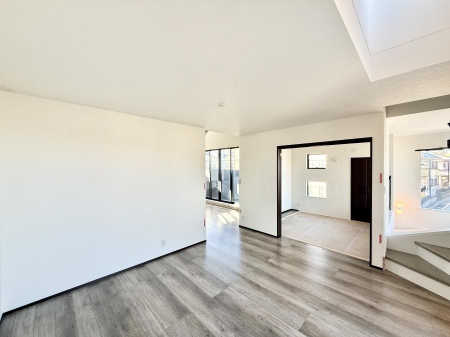 ���r���O�@���������S�n�̂����A���z�̃��r���O