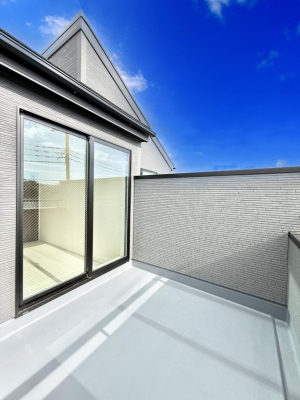 �o���R�j�[�@������ �G�߂̈ڂ낢����������J���I�ȋ�Ԃł�