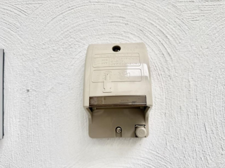 ���̑����ρ@�ݔ������O�ɓd���R���Z���g������΁A�������@�ő���O�ǂ�|������ȂǕ֗��ł��B