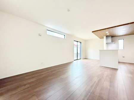 rO@났ƏΊ炪W܂AS܂郊rO