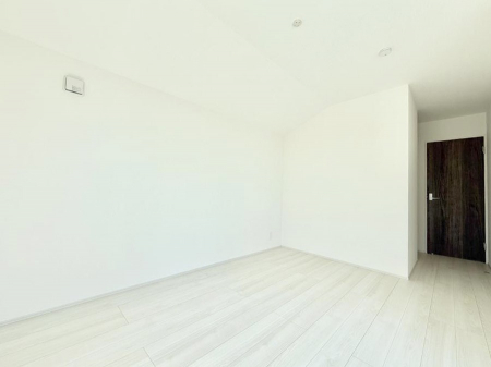 ̑ρ@F̂ŉ₩ȎԂy߂܂