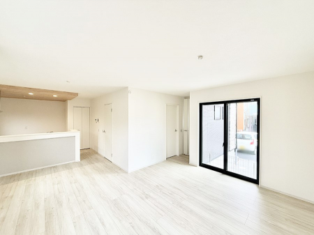 ���r���O�@���������났�ƏΊ炪�W�܂�A�S���܂郊�r���O