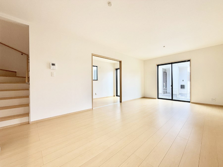 ���r���O�@���������났�ƏΊ炪�W�܂�A�S���܂郊�r���O