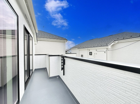 �o���R�j�[�@������ �G�߂̈ڂ낢����������J���I�ȋ�Ԃł�