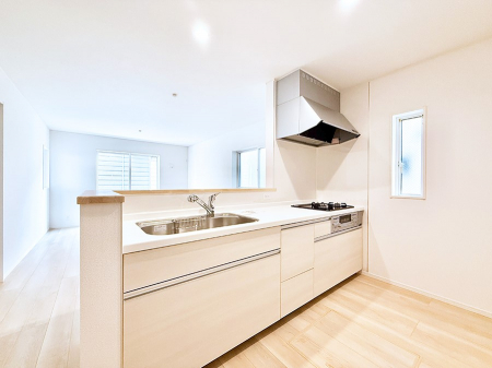 �L�b�`���@�������Ƒ��ƂȂ���A�R�~���j�P�[�V�����̏�