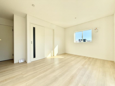 ���r���O�@���������S�n�̂����A���z�̃��r���O