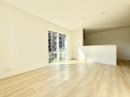 ���r���O�@���������R�Ɖ�b�����܂��A�S�n�悢�ЂƂƂ�