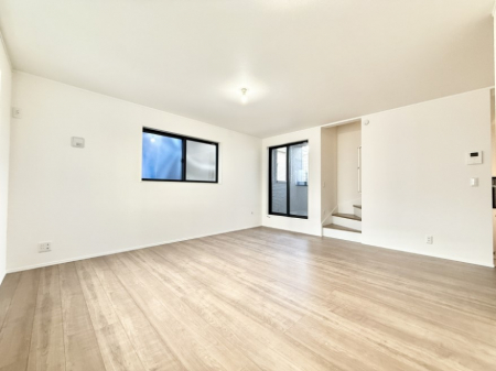 rO@났ƏΊ炪W܂AS܂郊rO