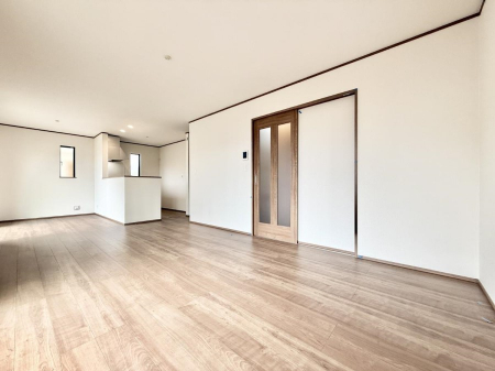 rO@났ƏΊ炪W܂AS܂郊rO