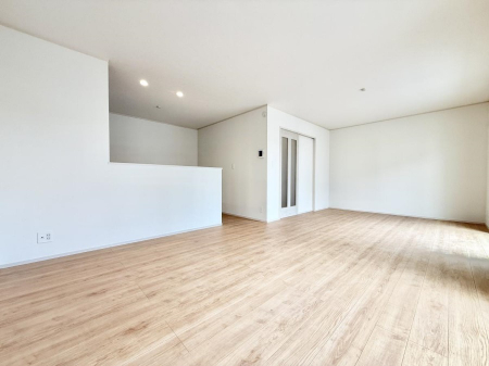 rO@났ƏΊ炪W܂AS܂郊rO