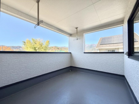 �o���R�j�[�@������ �G�߂̈ڂ낢����������J���I�ȋ�Ԃł�